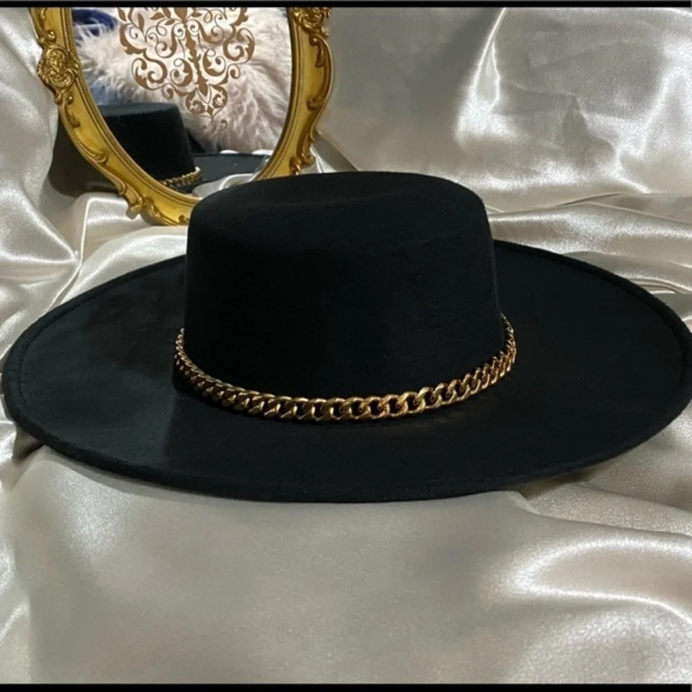 Black Fedora Chain Hat